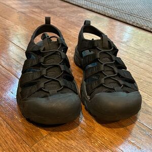 Keen Newport H2 Mens 7.5 black